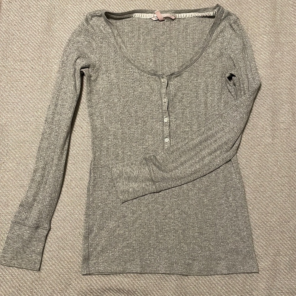 🎀Victoria secret long sleeve knit